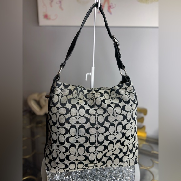 Coach 2011 Penelope hobo shoulder bag GUC - Picture 4 of 16